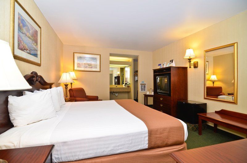 Best Western Gateway Adirondack Inn Ютика Номер фото