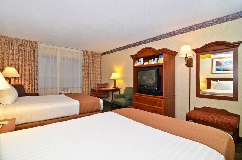 Best Western Gateway Adirondack Inn Ютика Номер фото