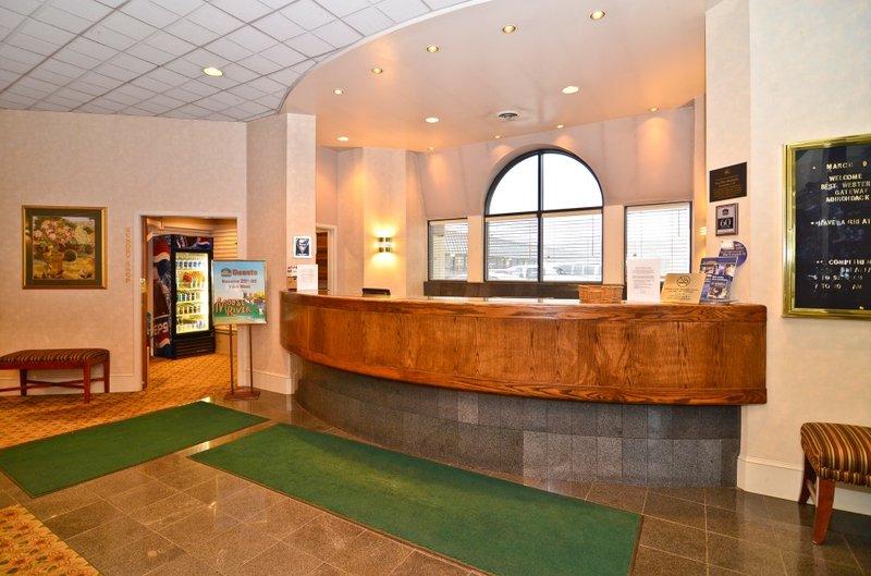 Best Western Gateway Adirondack Inn Ютика Экстерьер фото